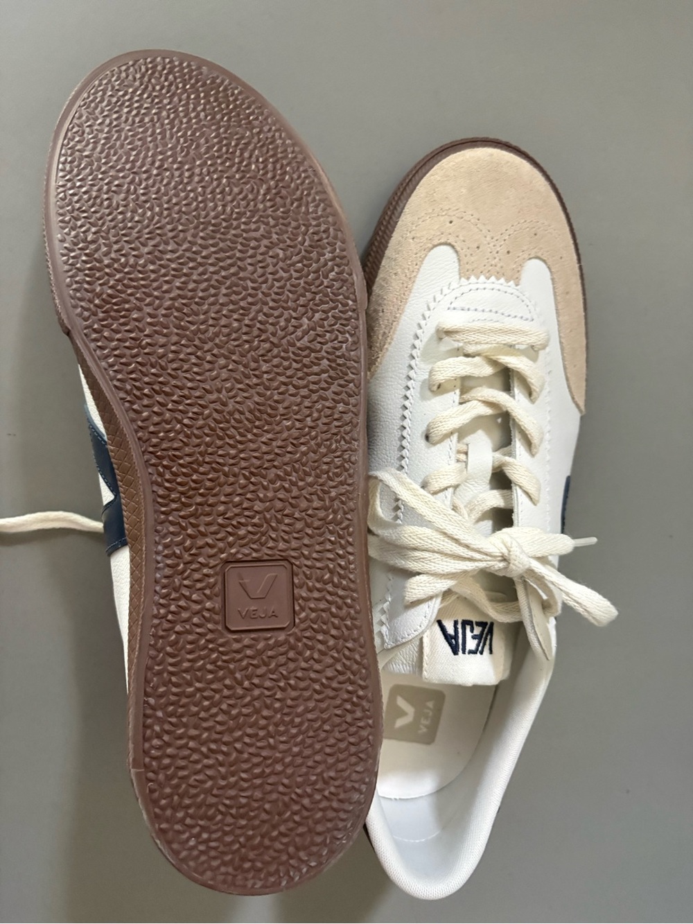 VEJA V-10 men 11 NEW - Picture 7 of 8
